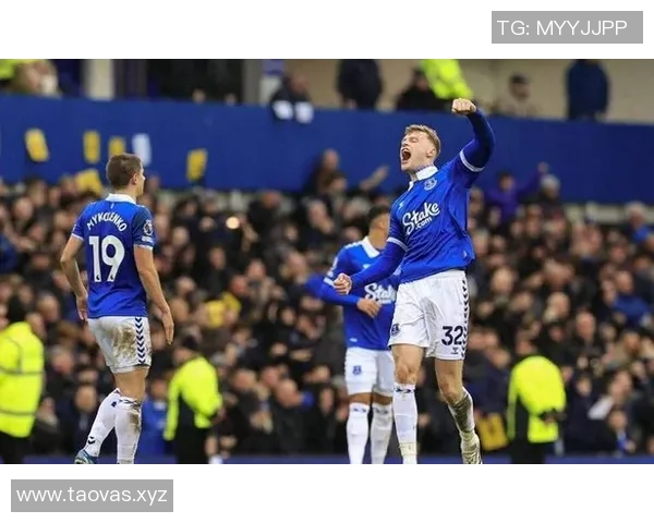 曼联状态火热迎战埃弗顿客场表现低迷难以取胜 曼联状态火热迎战埃弗顿客场表现低迷难以取胜