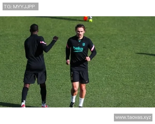 阿斯：霍安状态回暖复出助巴萨重返零封之路